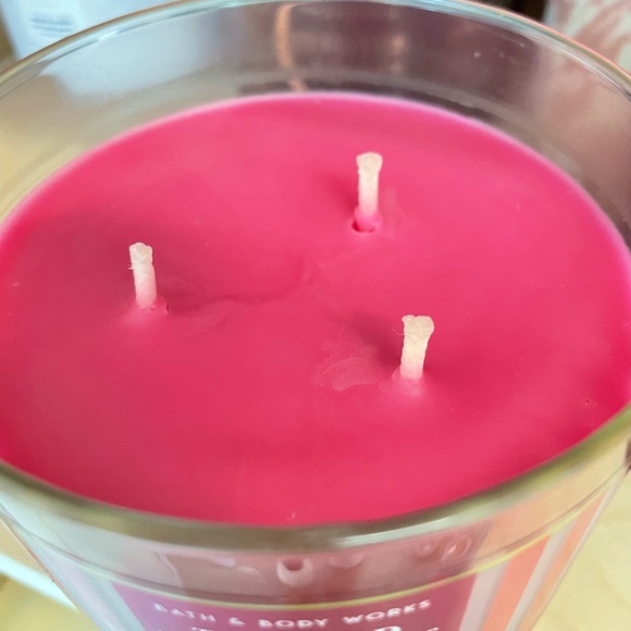 Bath & Body Works Twisted Peppermint Candle - Pink and Gold - Picture 2 of 4